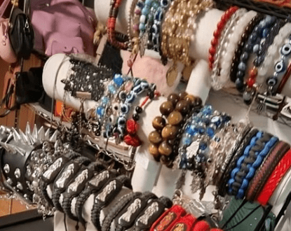 BRACELET